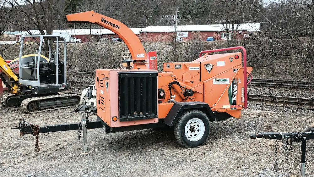 WOOD CHIPPER 12 VERMEER image