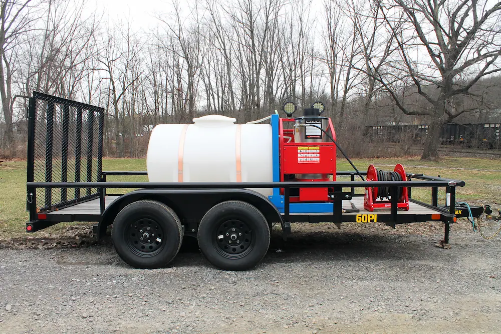 SKID MOUNT HOT PRESSURE WASHER WITH WATER TANK image