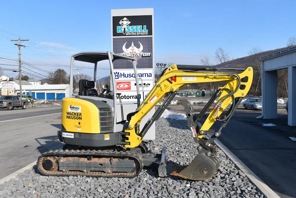 EZ 26 EXCAVATOR  7000 LB image