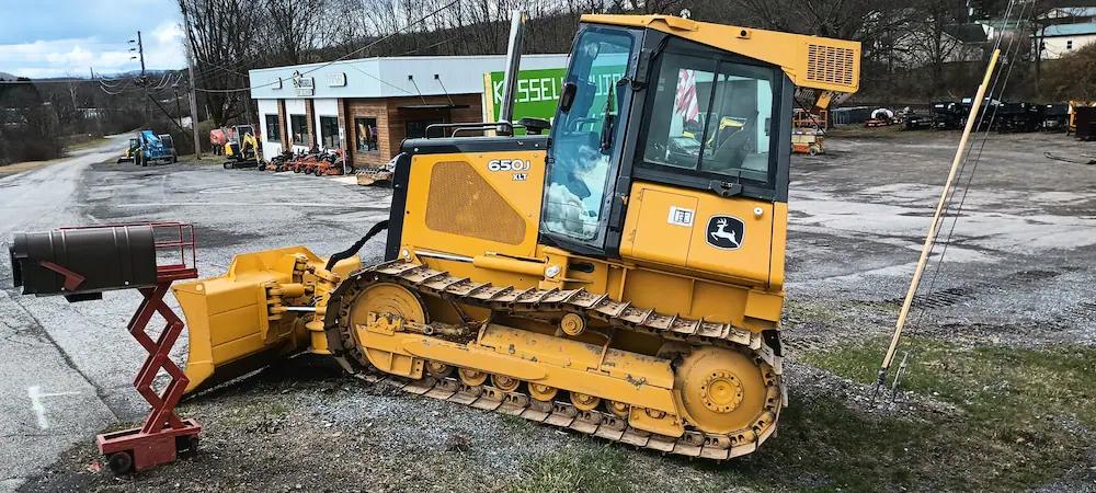 95hp JOHN DEERE DOZER w/ 6-WAY BLADE​​​​​​​ 19000 LB image